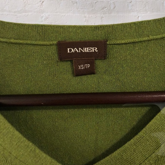 ⭐️ 2 for $30 ⭐️ Danier Green Sweater - Picture 3 of 4